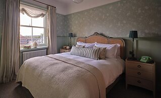 STANWELL HOUSE