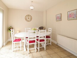 Owen Tucker View House