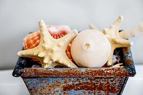 1364 Laurel Grove 3 Bedroom Home by RedAwning