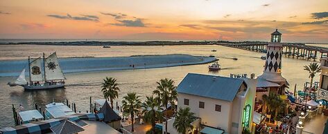 1364 Laurel Grove 3 Bedroom Home by RedAwning