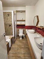 Boulders Blue Bed and Breakfast