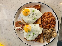 Boulders Blue Bed and Breakfast