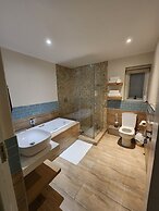 Boulders Blue Bed and Breakfast