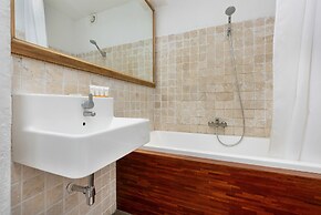 Rejtana Apartment Mokotów by Renters