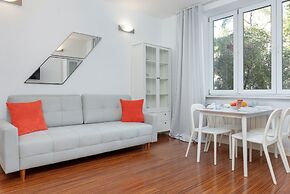 Rejtana Apartment Mokotów by Renters