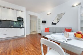 Rejtana Apartment Mokotów by Renters