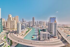 Luxurious Apartments Dubai Marina Views - Pool & Gym by Sojo Stay
