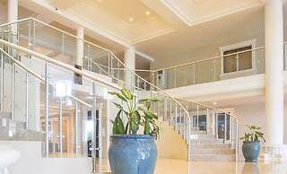 Royal Ambassador Hotel