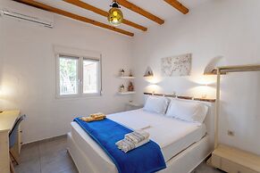 Eressian Lodgings Apartments