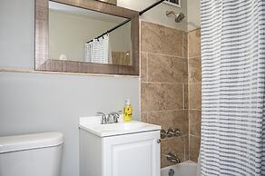 ATL downtown 2BR King Bed FREE parking