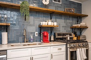 ATL downtown 2BR King Bed FREE parking