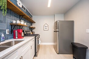 ATL downtown 2BR King Bed FREE parking