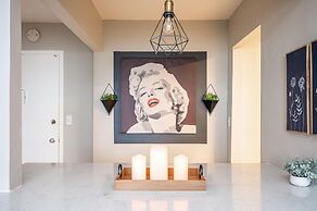 ATL downtown 2BR King Bed FREE parking