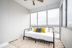 ATL downtown 2BR King Bed FREE parking