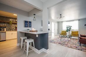 ATL downtown 2BR King Bed FREE parking