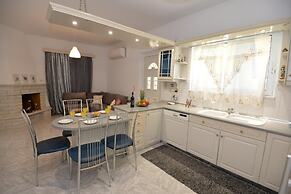 Nina s Apt in Ialysos Near the Beach