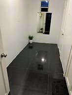 Cozy First Floor Accommodation 4 Guests, 1 Bedroom