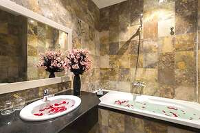 Capital O 1200 Salem Riverside Hotel