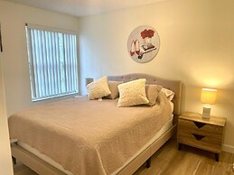 Grand Family 3BD Condo Apartment Near Disney Parks 5