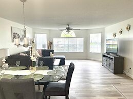 Grand Family 3BD Condo Apartment Near Disney Parks 5