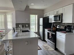 Family Premium 3BD Condo Apartment Near Disney Parks 3