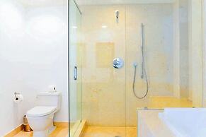 Amazing Condos at Icon Brickell With Pool