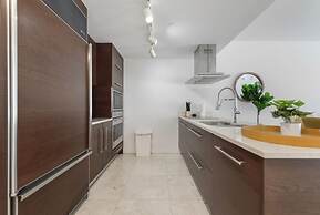 Amazing Condos at Icon Brickell With Pool