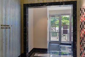 Amazing Condos at Icon Brickell With Pool