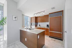 Amazing Condos at Icon Brickell With Pool