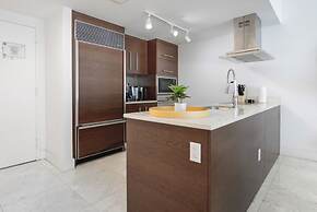 Amazing Condos at Icon Brickell With Pool