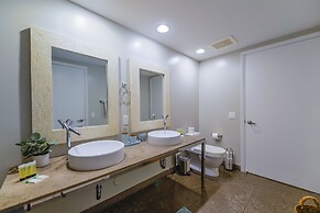 Amazing Condos at Icon Brickell With Pool