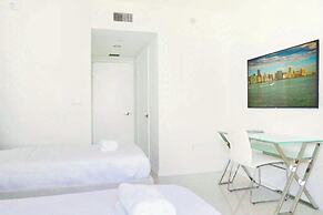 Amazing Condos at Icon Brickell With Pool