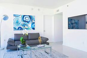 Amazing Condos at Icon Brickell With Pool