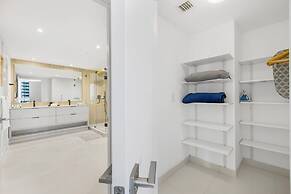 Amazing Condos at Icon Brickell With Pool