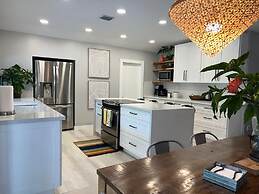 Beautiful And Comfortable Home and studios