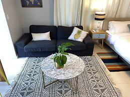 Beautiful And Comfortable Home and studios