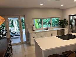 Beautiful And Comfortable Home and studios