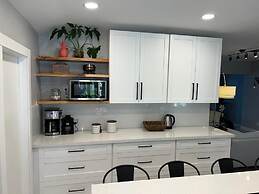 Beautiful And Comfortable Home and studios