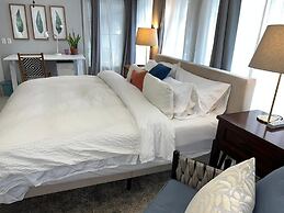 Beautiful And Comfortable Home and studios