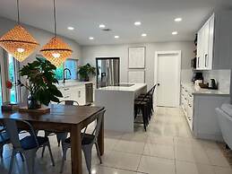 Beautiful And Comfortable Home and studios