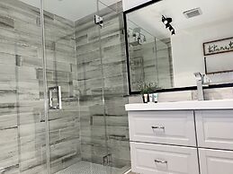 Beautiful And Comfortable Home and studios