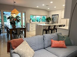 Beautiful And Comfortable Home and studios