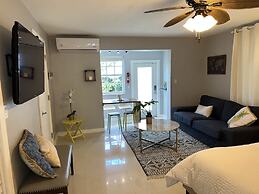 Beautiful And Comfortable Home and studios