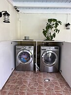 Beautiful And Comfortable Home and studios