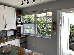 Beautiful And Comfortable Home and studios