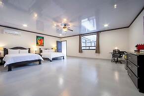 Serenity Hotel & Villas