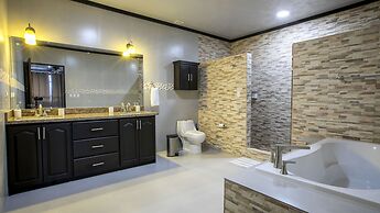 Serenity Hotel & Villas