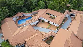 Serenity Hotel & Villas