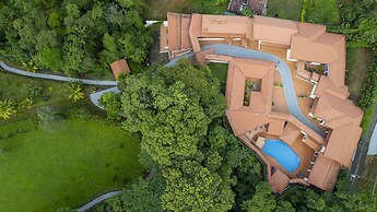 Serenity Hotel & Villas