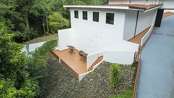 Serenity Hotel & Villas